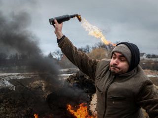 توهین بیشرمانه روزنامه کیهان: مردم اوکراین حتی به اندازه یک مترسک هم مقاومت بلد نیستند!