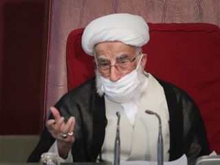 جنتی در اجلاس خبرگان: شکم گرسنه‌ها را سیر کنیم، معجزه است