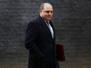 وزیر دفاع بریتانیا: پوتین در جهان منزوی شده و پایان او نزدیک است