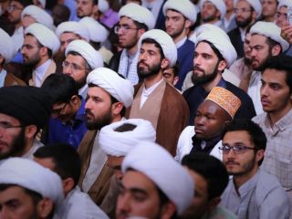 معاون مسکن حوزه علمیه: مشکل مسکن ۲۰ هزار طلبه حل شد و آنها خانه دار شدند