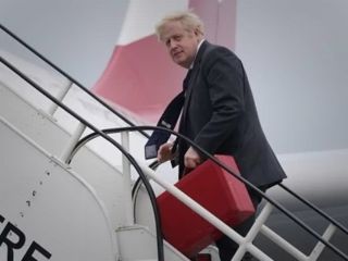 قصد بوریس جانسون برای سفر به کی یف برای نشان دادن  همبستگی با اوکراینی‌ها