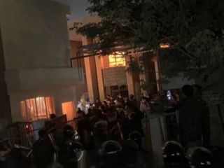 در پی توییت «نایف کردستانی»، هواداران آیت الله سیستانی، دفتر حزب دموکرات کردستان را آتش زدند