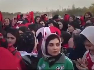 قرعه کشی جام جهانی قطر انجام شد و زنان ایرانی هنوز پشت در ورزشگاه ها منتظرند