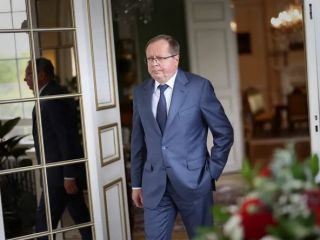 سفیر روسیه در لندن: تسلیحات بریتانیا در اوکراین را هدف قرار می‌دهیم