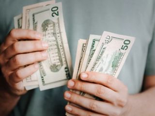 آیا امپراتوری دلار در آستانه سقوط است؟