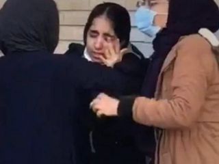 «بازیکنان تیم ملی فوتبال شرط حضور در جام جهانی را آزادی حضور زنان در ورزشگاه‌ها اعلام کنند»