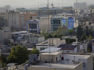 دولت ایران مبلغ لازم برای دریافت اقامت خارجی‌ها را ۱۵۰ هزار دلار کاهش داد