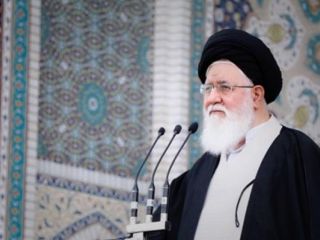 امام جمعه مشهد: گوش کردن به صوت و لحن زنانه هم تجاوز است