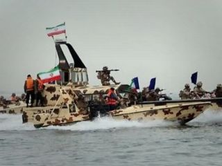 سپاه یک کشتی خارجی حامل «سوخت قاچاق» را توقیف کرد