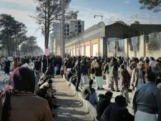 معترضان افغان سردر کنسولگری ایران در هرات را به آتش کشیدند