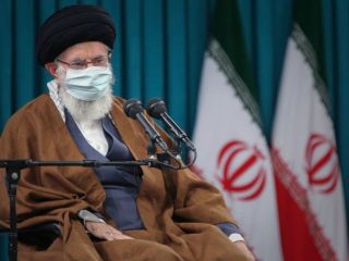 خامنه‌ای خواستار مقاومت در برابر درخواست‌های آمریکا در مذاکرات هسته‌ای شد