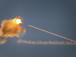 آزمایش موفقیت‌آمیز سامانه لیزری «پرتو آهنین» در اسرائیل + ویدیو