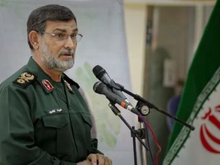 فرمانده نیروی دریایی سپاه: ما پیشنهاد لغو تحریم در برابر نگرفتن انتقام قاسم سلیمانی را رد کردیم