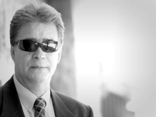 سیم‌کارت زنده یاد ناصر حجازی به قیمت یک میلیارد تومان فروخته شد