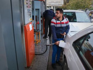 بنزین ۱۵۰۰ تومانی در ایران با قیمت ۵۰۰ تومان به کشورهای هدف جمهوری اسلامی صادر شد