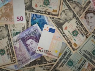 یورو و پوند با قطع صدور گاز روسیه به لهستان و بلغارستان سقوط کرد