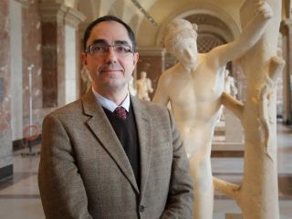 محاکمه رئیس سابق موزه لوور پاریس به اتهام پولشویی و همدستی در کلاهبرداری
