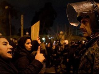 نگاهی به ۴۴ سال اعتراض در ایران بعد از انقلاب