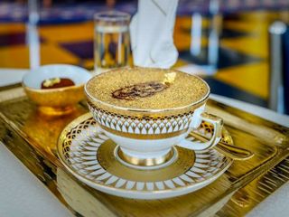 نوشیدنی با ورق طلا و قیمت‌ نجومی در یک رستوران لاکچری تهران! - ویدیو