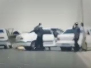 ویدیویی از  زورگیری مسلحانه از ماشین ها در جاده ۵ کیلومتری شادگان