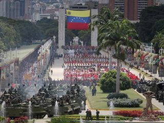 تجهیزات نظامی ایران که در مراسم روز استقلال ونزوئلا به نمایش درآمد + ویدیو