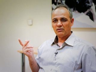 احمد زیدآبادی:این فرنگیا عجب موجودات عجیب و غریبی هستند