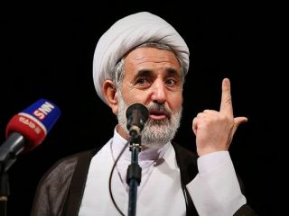 مجتبی ذوالنوری: افراد برای نگهداری سگ باید مجوز بگیرند اما صادرات سگ را تشویق می کنیم