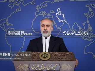 سخنگوی جدید وزارت خارجه ایران سعی می کند کلمه «تبلور» را درست تلفظ کند