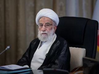 احمد جنتی ۹۶ ساله بازنشسته نشد، خامنه ای با حکمی او را تا ۱۰۱ سالگی در شورای نگهبان ابقا کرد