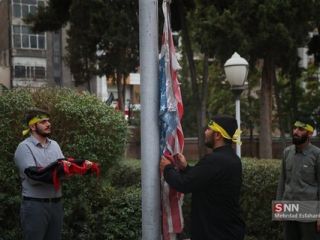 انتقام سخت؛ سپاه به جای کاخ سفید، سفارت سابق آمریکا در تهران را حسینیه کرد