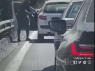 ویدیوی زورگیری با قمه  از یک خانم راننده در روز روشن در اتوبان نیایش