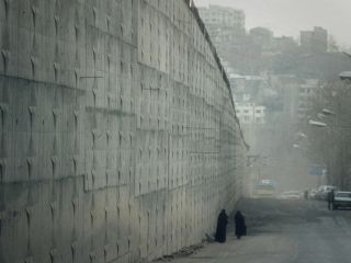 ایران دو تبعه سوئدی را به جرم حمل مواد مخدر به ۵ و ۸ سال زندان و ۶۰ ضربه شلاق محکوم کرد