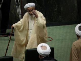 احمد جنتی: علوم دانشگاهی به درد انسان نمی‌خورد