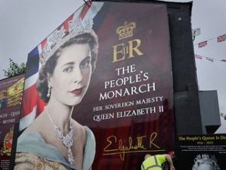 مرگ آیت‌الله خمینی و ملکه الیزابت؛ دیپلماسی پیام تسلیت و آبروی به گروگان‌گرفته شده ایرانیان