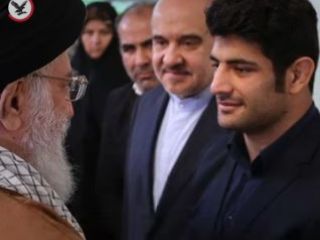 سیاست ورزشی نخ نما شده جمهوری اسلامی: باید ببازی