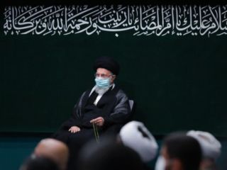 انتشار عکس هایی از خامنه‌ای در پی گزارشهایی از وخامت وضعیت جسمی او