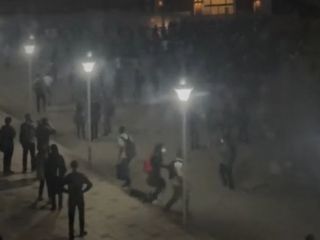 دانشگاه شریف تحت حمله وحشیانه مامورین: دانشجویان داخل دانشگاه گیر افتاده اند