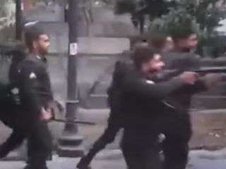 ویدئوی تبلیغاتی پلیس یگان ویژه همزمان با سرکوب و کشتن معترضان