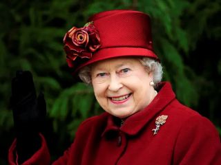 بلومبرگ: ملکه الیزابت دوم آنطور که تصور می‌شد ثروتمند نبود