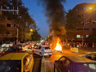 گزارش هایی از درگیری «شدید» در کرمانشاه و دیواندره