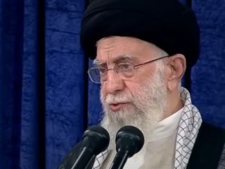 ادامه خیزش مردم و اختلاف جدی میان خامنه‌ای و مجمع تشخیص مصلحت