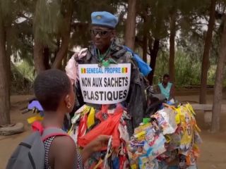 مرد پلاستیکی!