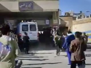 خبرگزاری فارس اذعان کرد مأموران در جوانرود با سلاح جنگی تیراندازی کرده‌اند