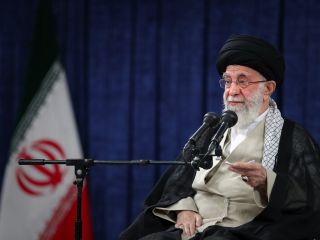 خامنه‌ای: نقشه آمریکا این بود که ابتدا شش کشور را ساقط کند بعد سراغ ایران بیاید