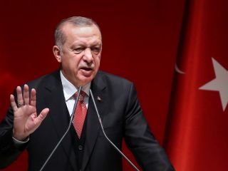 استفاده اردوغان از ضرب المثل ایرانی به زبان فارسی: نشستند و گفتند و برخاستند