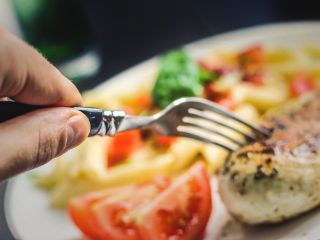 آیا بعضی غذاها برای مدت طولانی‌تری ما را سیر نگه می‌دارند؟