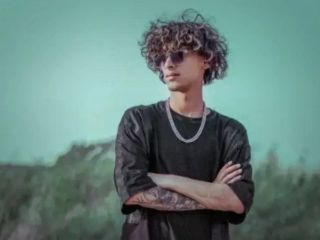 «عباس منصوری» جوان معترض ۱۹ ساله اهل شوش پس از آزادی از زندان خودکشی کرد