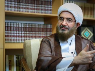 نماینده خامنه ای به طور تلویحی  تعرض فرمانده انتظامی به دختر نوجوان بلوچ را تائید کرد