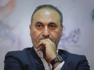 حمید فرخ نژاد، بازیگر سینمای ایران از علی خامنه‌ای خواست «دیکتاتور باشخصیتی» باشد و کنار برود