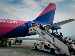 آیا می دانید چرا مسافران از در عقب هواپیما سوار نمی‌شوند؟